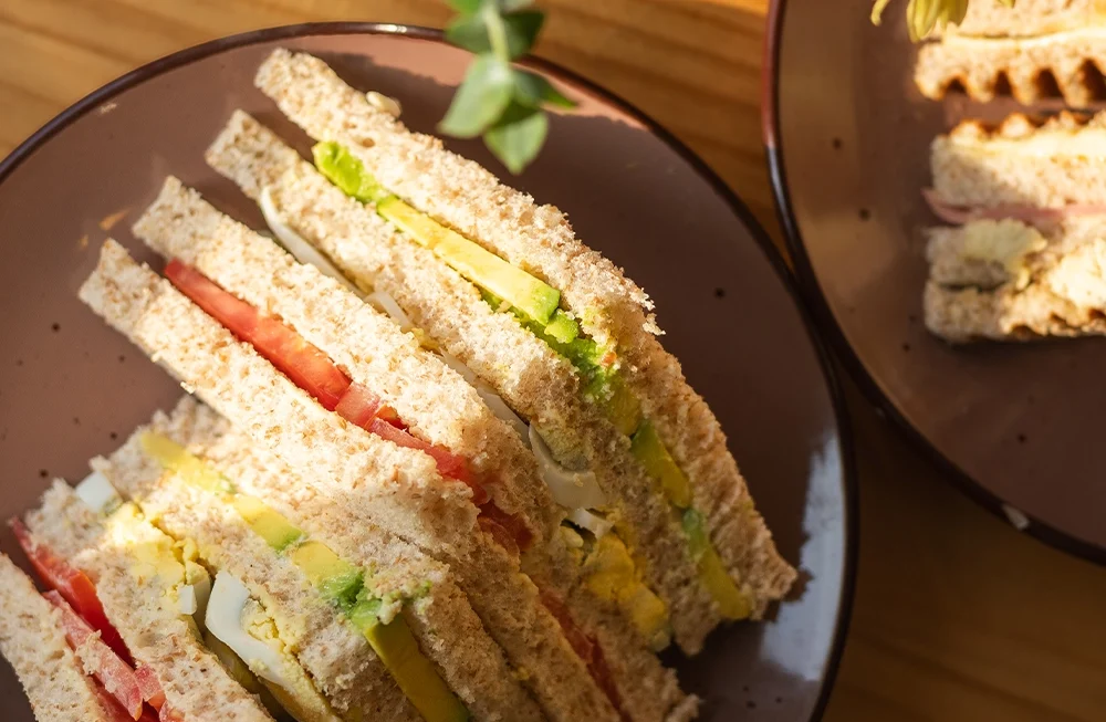 Proyecto de audiovisual con la marca Huella & Aroma, cafetería con café de especialidad.